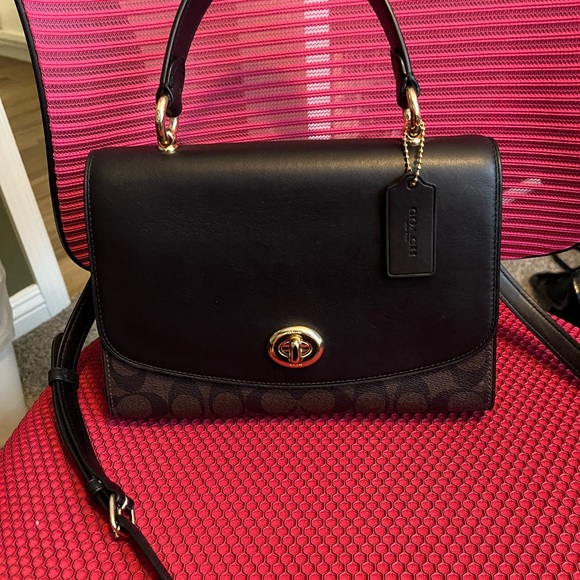 Coach Tilly excellent condition - Picture 2 of 7